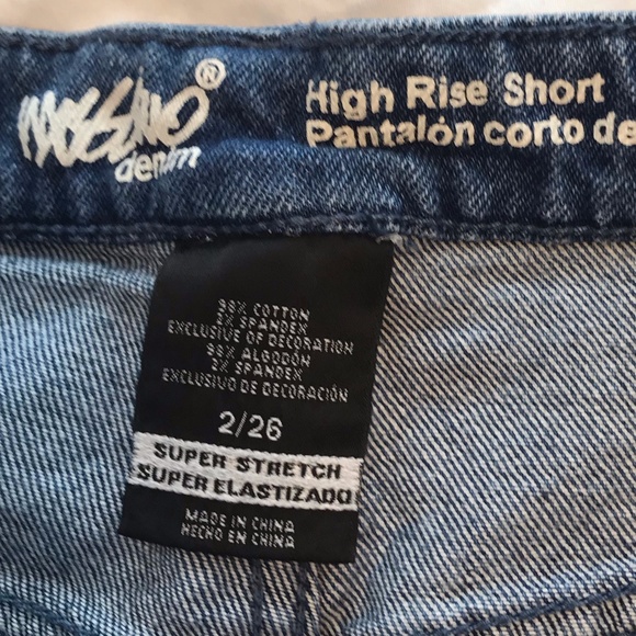 Floral Patch High Rise Cut-Off Denim Shorts - Picture 5 of 7